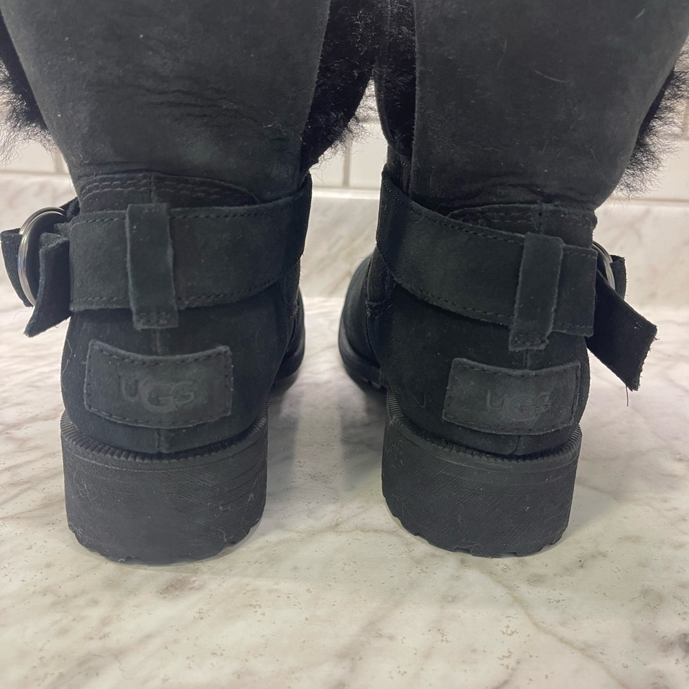 NWOT UGG Women’s Bodie Snow Boots, Black, Size 8, Never worn
S/N #1103469 - Picture 5 of 8